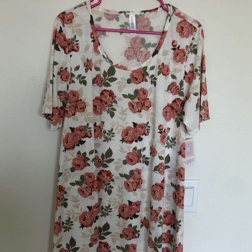Lularoe floral perfect tee